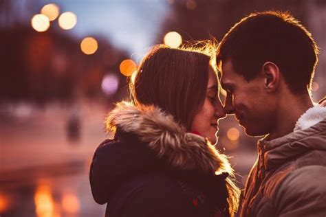 キス したい 彼氏|理想の回数や誘い方は？今どきカップルの《キス事情 .